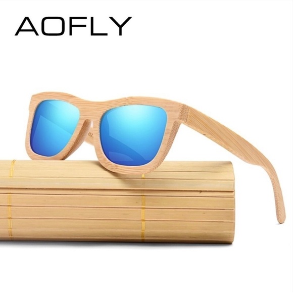 Wooden Men's Sunglasses​ - Picture 2 of 2